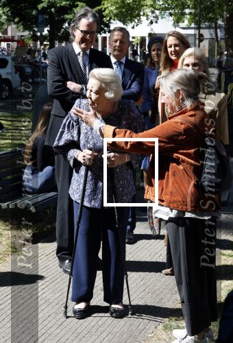 Amsterdam 20 mei 2025
Prinses Beatrix opent Art Zuid in Amsterdam zuid. Prinses Beatrix loopt met 2 wandelstokken .
