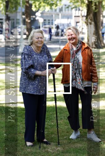 Amsterdam 20 mei 2025
Prinses Beatrix opent Art Zuid in Amsterdam zuid. Prinses Beatrix loopt met 2 wandelstokken .