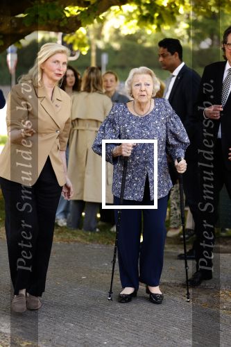 Amsterdam 20 mei 2025
Prinses Beatrix opent Art Zuid in Amsterdam zuid. Prinses Beatrix loopt met 2 wandelstokken .