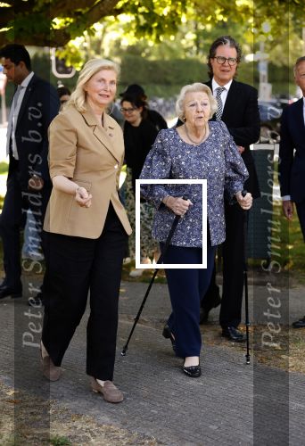 Amsterdam 20 mei 2025
Prinses Beatrix opent Art Zuid in Amsterdam zuid. Prinses Beatrix loopt met 2 wandelstokken .