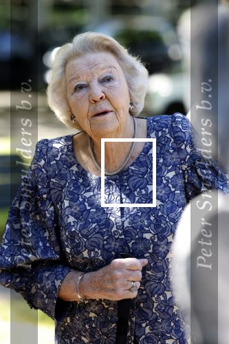 Amsterdam 20 mei 2025
Prinses Beatrix opent Art Zuid in Amsterdam zuid. Prinses Beatrix loopt met 2 wandelstokken .