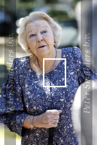 Amsterdam 20 mei 2025
Prinses Beatrix opent Art Zuid in Amsterdam zuid. Prinses Beatrix loopt met 2 wandelstokken .