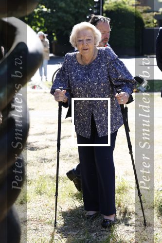 Amsterdam 20 mei 2025
Prinses Beatrix opent Art Zuid in Amsterdam zuid. Prinses Beatrix loopt met 2 wandelstokken .