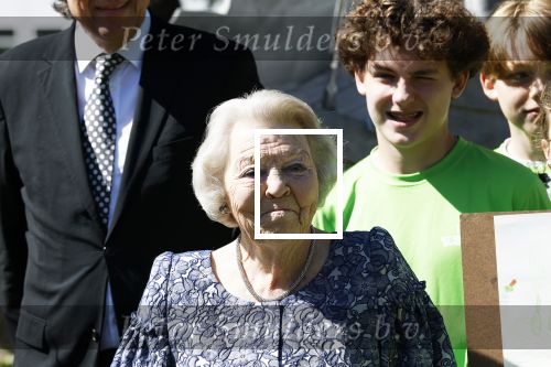 Amsterdam 20 mei 2025
Prinses Beatrix opent Art Zuid in Amsterdam zuid. Prinses Beatrix loopt met 2 wandelstokken .