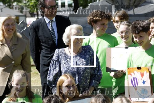 Amsterdam 20 mei 2025
Prinses Beatrix opent Art Zuid in Amsterdam zuid. Prinses Beatrix loopt met 2 wandelstokken .