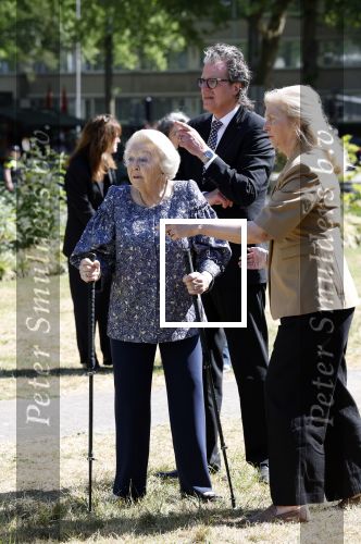 Amsterdam 20 mei 2025
Prinses Beatrix opent Art Zuid in Amsterdam zuid. Prinses Beatrix loopt met 2 wandelstokken .