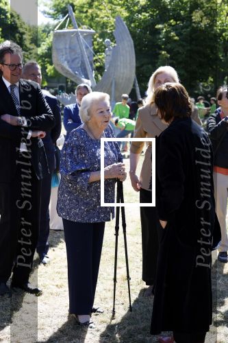 Amsterdam 20 mei 2025
Prinses Beatrix opent Art Zuid in Amsterdam zuid. Prinses Beatrix loopt met 2 wandelstokken .