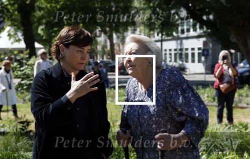 Amsterdam 20 mei 2025
Prinses Beatrix opent Art Zuid in Amsterdam zuid. Prinses Beatrix loopt met 2 wandelstokken .