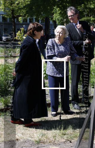 Amsterdam 20 mei 2025
Prinses Beatrix opent Art Zuid in Amsterdam zuid. Prinses Beatrix loopt met 2 wandelstokken .