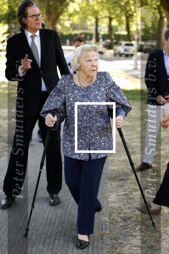 Amsterdam 20 mei 2025
Prinses Beatrix opent Art Zuid in Amsterdam zuid. Prinses Beatrix loopt met 2 wandelstokken .