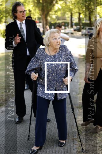 Amsterdam 20 mei 2025
Prinses Beatrix opent Art Zuid in Amsterdam zuid. Prinses Beatrix loopt met 2 wandelstokken .