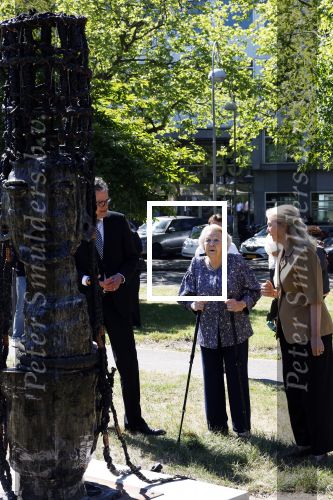 Amsterdam 20 mei 2025
Prinses Beatrix opent Art Zuid in Amsterdam zuid. Prinses Beatrix loopt met 2 wandelstokken .