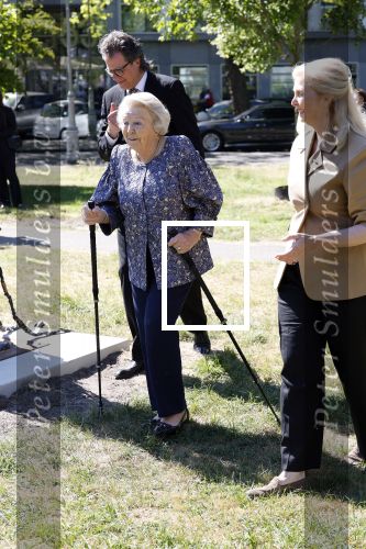 Amsterdam 20 mei 2025
Prinses Beatrix opent Art Zuid in Amsterdam zuid. Prinses Beatrix loopt met 2 wandelstokken .