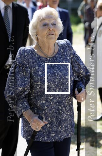 Amsterdam 20 mei 2025
Prinses Beatrix opent Art Zuid in Amsterdam zuid. Prinses Beatrix loopt met 2 wandelstokken .