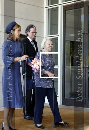 Amsterdam 20 mei 2025
Prinses Beatrix opent Art Zuid in Amsterdam zuid. Prinses Beatrix loopt met 2 wandelstokken .