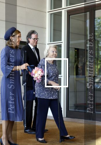 Amsterdam 20 mei 2025
Prinses Beatrix opent Art Zuid in Amsterdam zuid. Prinses Beatrix loopt met 2 wandelstokken .