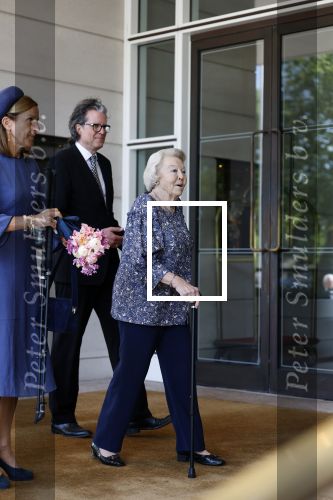 Amsterdam 20 mei 2025
Prinses Beatrix opent Art Zuid in Amsterdam zuid. Prinses Beatrix loopt met 2 wandelstokken .