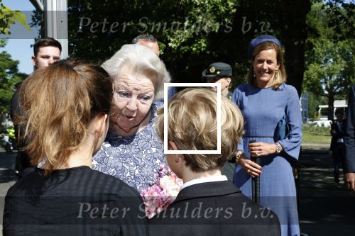 Amsterdam 20 mei 2025
Prinses Beatrix opent Art Zuid in Amsterdam zuid. Prinses Beatrix loopt met 2 wandelstokken .