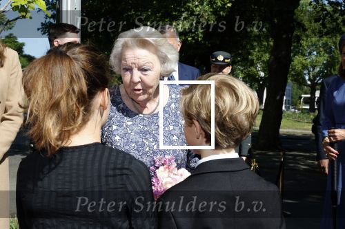 Amsterdam 20 mei 2025
Prinses Beatrix opent Art Zuid in Amsterdam zuid. Prinses Beatrix loopt met 2 wandelstokken .