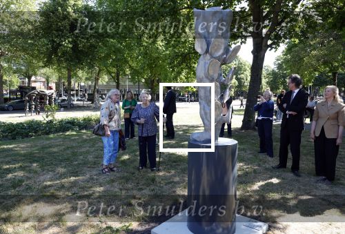 Amsterdam 20 mei 2025
Prinses Beatrix opent Art Zuid in Amsterdam zuid. Prinses Beatrix loopt met 2 wandelstokken .