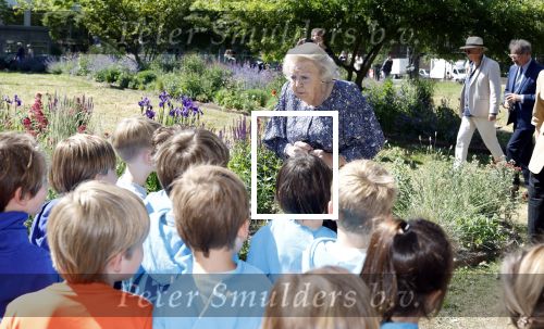 Amsterdam 20 mei 2025
Prinses Beatrix opent Art Zuid in Amsterdam zuid. Prinses Beatrix loopt met 2 wandelstokken .