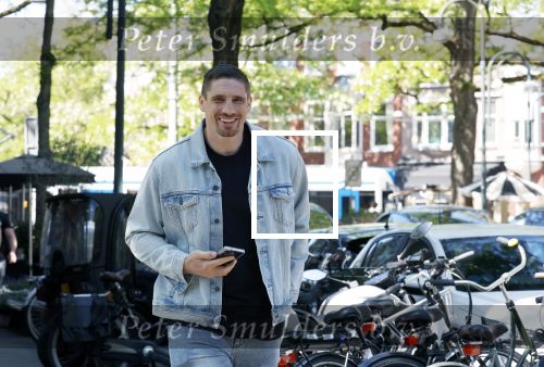 Amsterdam 9 mei 2025
Rico Verhoeven op de cornelis schuytstraat