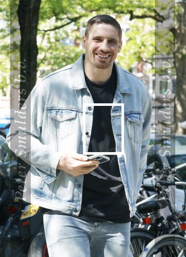 Amsterdam 9 mei 2025
Rico Verhoeven op de cornelis schuytstraat