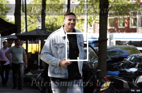 Amsterdam 9 mei 2025
Rico Verhoeven op de cornelis schuytstraat