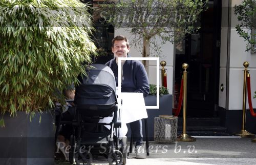 Amsterdam 21 mei 2025
Ruben Nicolai met een vriend op etrras bij de italiaan in Amsterdam zuid.