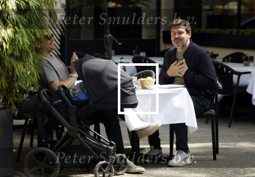 Amsterdam 21 mei 2025
Ruben Nicolai met een vriend op etrras bij de italiaan in Amsterdam zuid.