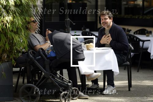 Amsterdam 21 mei 2025
Ruben Nicolai met een vriend op etrras bij de italiaan in Amsterdam zuid.