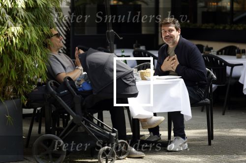 Amsterdam 21 mei 2025
Ruben Nicolai met een vriend op etrras bij de italiaan in Amsterdam zuid.