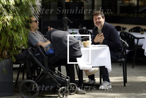 Amsterdam 21 mei 2025
Ruben Nicolai met een vriend op etrras bij de italiaan in Amsterdam zuid.