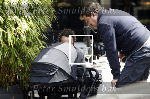 Amsterdam 21 mei 2025
Ruben Nicolai met een vriend op etrras bij de italiaan in Amsterdam zuid.