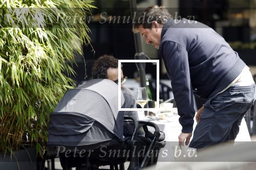 Amsterdam 21 mei 2025
Ruben Nicolai met een vriend op etrras bij de italiaan in Amsterdam zuid.