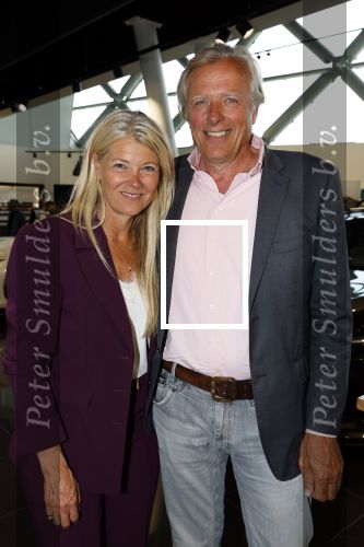 Utrecht 7 mei 2025
Boekpresentatie Jan v Halst bij Louwman exclusive . Sandra Ysbrandy kwam met haar man