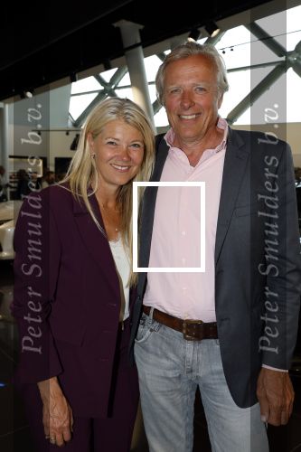 Utrecht 7 mei 2025
Boekpresentatie Jan v Halst bij Louwman exclusive . Sandra Ysbrandy kwam met haar man
