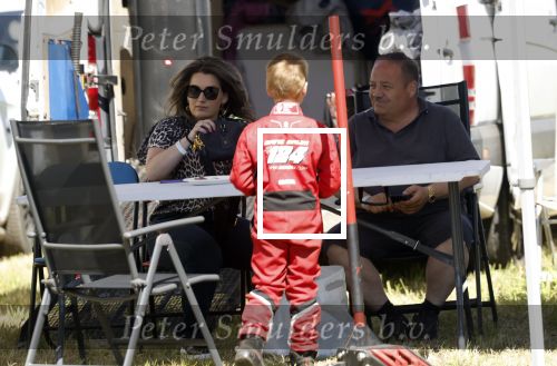 Maria Hoop 10 mei 2025
Sieneke met haar nieuwe vriend Barry Maessen en haar zoontje Dani bij autospeedway wedstrijden in Maria Hoop .
