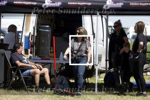Maria Hoop 10 mei 2025
Sieneke met haar nieuwe vriend Barry Maessen en haar zoontje Dani bij autospeedway wedstrijden in Maria Hoop .