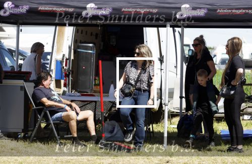 Maria Hoop 10 mei 2025
Sieneke met haar nieuwe vriend Barry Maessen en haar zoontje Dani bij autospeedway wedstrijden in Maria Hoop .