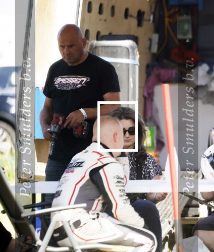 Maria Hoop 10 mei 2025
Sieneke met haar nieuwe vriend Barry Maessen en haar zoontje Dani bij autospeedway wedstrijden in Maria Hoop .