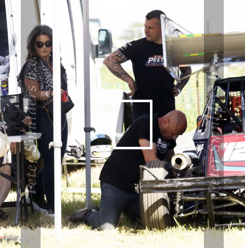 Maria Hoop 10 mei 2025
Sieneke met haar nieuwe vriend Barry Maessen en haar zoontje Dani bij autospeedway wedstrijden in Maria Hoop .