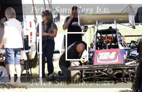 Maria Hoop 10 mei 2025
Sieneke met haar nieuwe vriend Barry Maessen en haar zoontje Dani bij autospeedway wedstrijden in Maria Hoop .