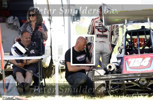 Maria Hoop 10 mei 2025
Sieneke met haar nieuwe vriend Barry Maessen en haar zoontje Dani bij autospeedway wedstrijden in Maria Hoop .