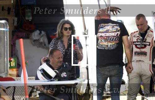 Maria Hoop 10 mei 2025
Sieneke met haar nieuwe vriend Barry Maessen en haar zoontje Dani bij autospeedway wedstrijden in Maria Hoop .