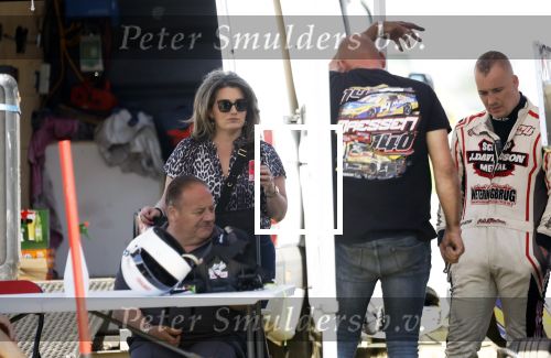 Maria Hoop 10 mei 2025
Sieneke met haar nieuwe vriend Barry Maessen en haar zoontje Dani bij autospeedway wedstrijden in Maria Hoop .