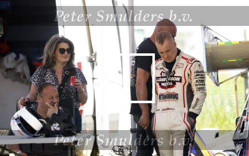 Maria Hoop 10 mei 2025
Sieneke met haar nieuwe vriend Barry Maessen en haar zoontje Dani bij autospeedway wedstrijden in Maria Hoop .