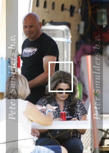 Maria Hoop 10 mei 2025
Sieneke met haar nieuwe vriend Barry Maessen en haar zoontje Dani bij autospeedway wedstrijden in Maria Hoop .