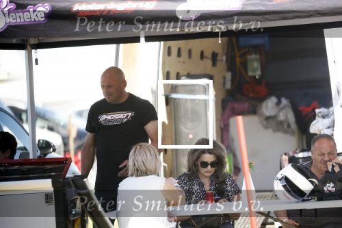 Maria Hoop 10 mei 2025
Sieneke met haar nieuwe vriend Barry Maessen en haar zoontje Dani bij autospeedway wedstrijden in Maria Hoop .