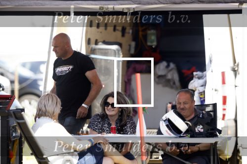 Maria Hoop 10 mei 2025
Sieneke met haar nieuwe vriend Barry Maessen en haar zoontje Dani bij autospeedway wedstrijden in Maria Hoop .